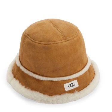 UGG        Sheepskin Shearling Bucket Hat
